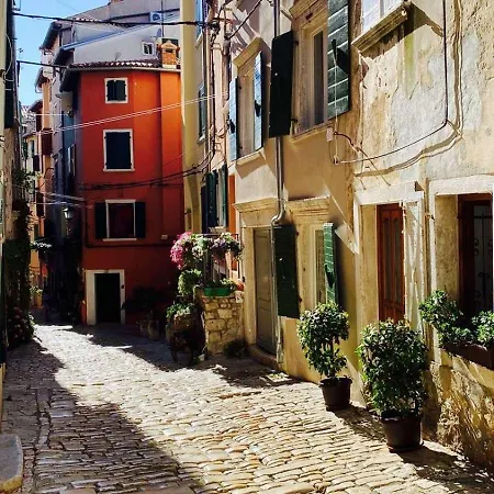Del Tibio Apartamento *